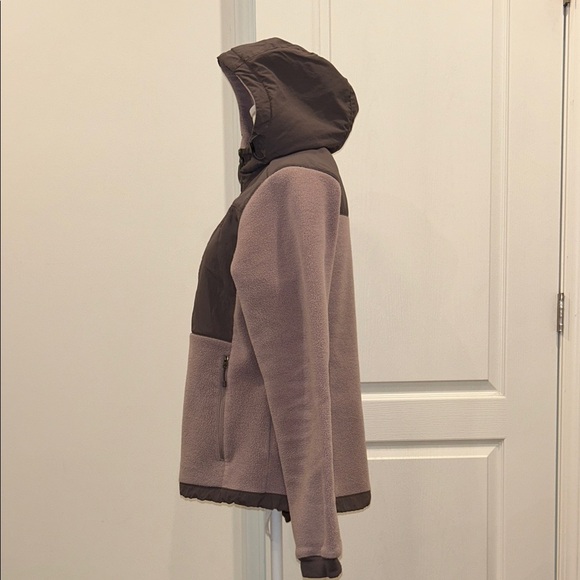 The North Face Women's Denali Hoodie, lilac color, Size Medium - Picture 5 of 12